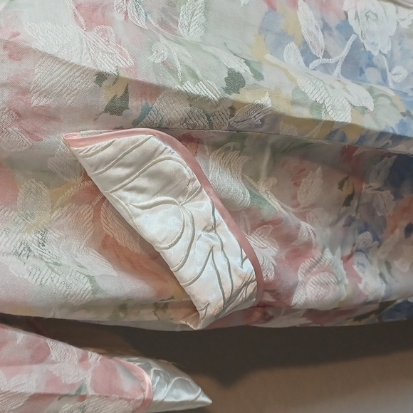 Vintage Natori Bathrobe - Picture 7 of 12